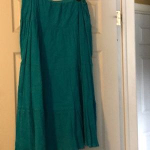 Maxi skirt with ruffles